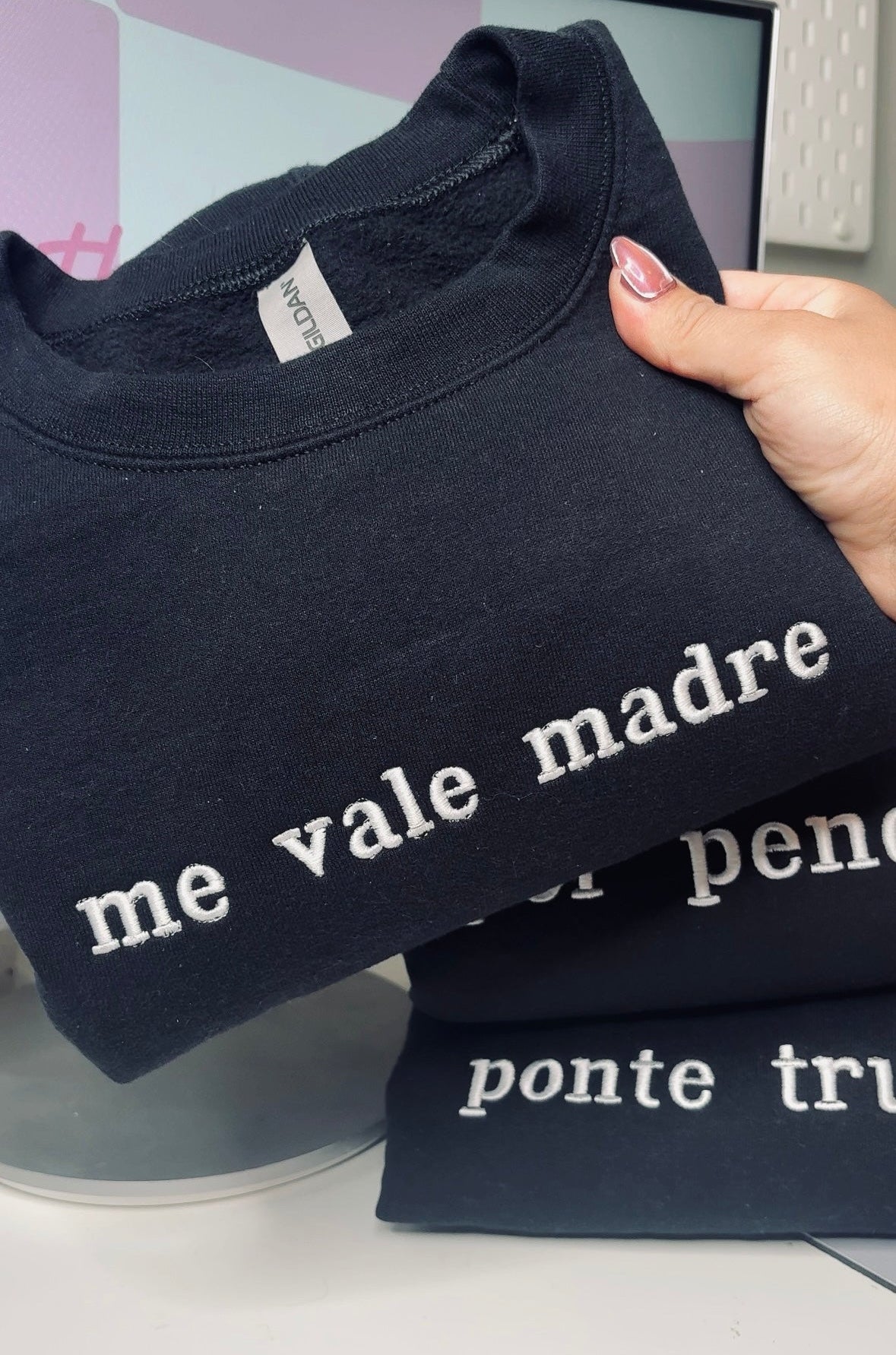 Me Vale Crewneck